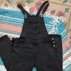 ~CUTE BLACK OVERALLS~